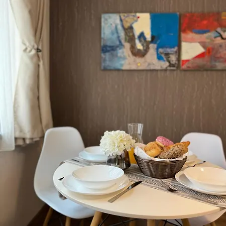 Апартамент Location Kapana For 4 Guests & Parking